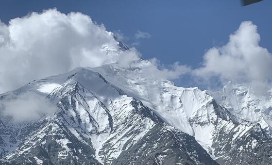 Ледники и реки Таджикистана, берущие начало высоко в горах, обеспечивают пресной водой миллионы людей во всем регионе. 